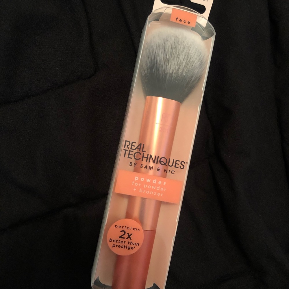 Fenty Beauty Translucent Powder - Picture 6 of 6